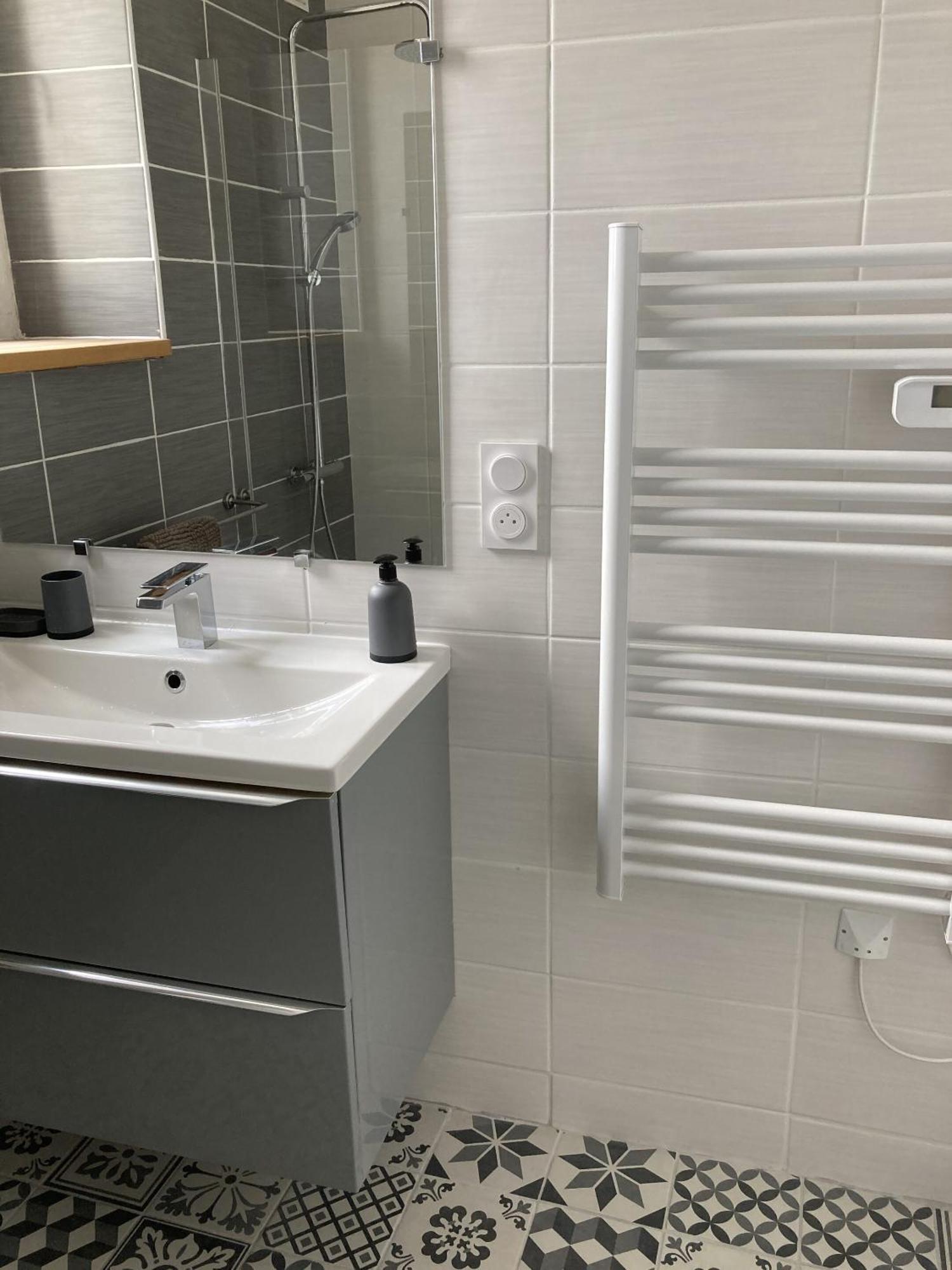 Location Appartement Des Pyrenees Borderes-sur-l'Echez Szoba fotó